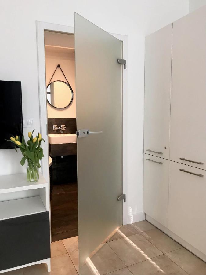 Klimatyczny Apartament Pod Ratuszem -Ul. Slaska 2 Czestochowa Bagian luar foto