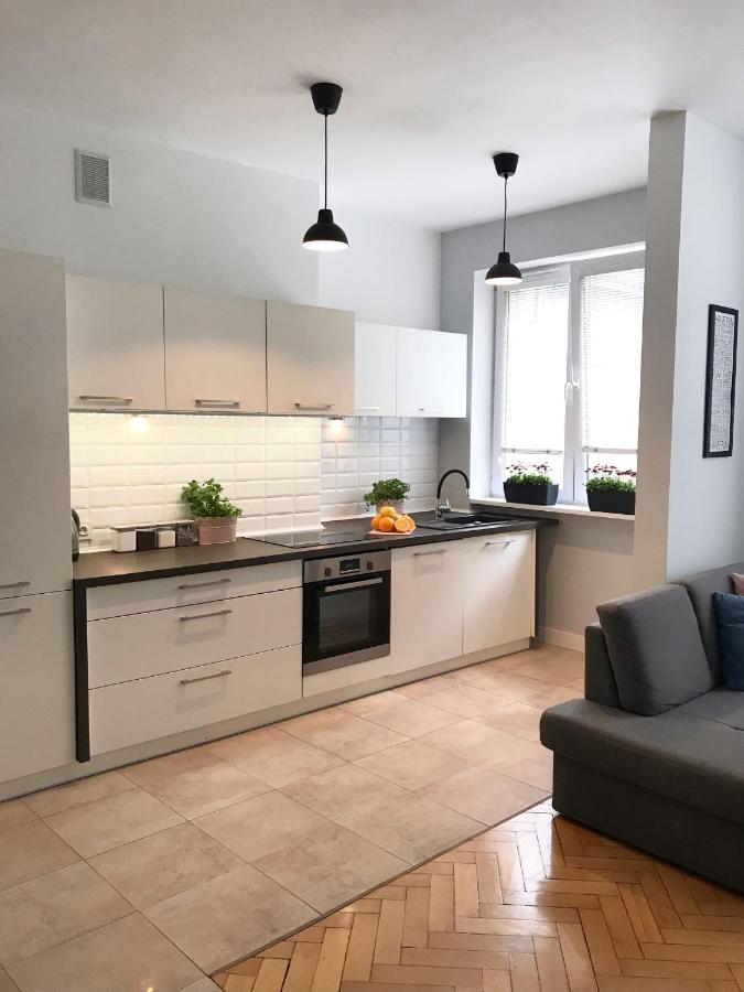 Klimatyczny Apartament Pod Ratuszem -Ul. Slaska 2 Czestochowa Bagian luar foto